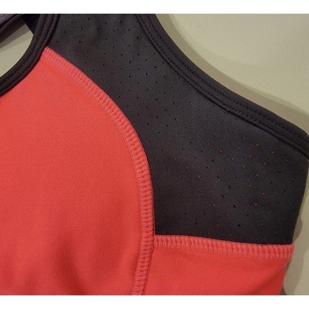 ASICS Sportsbra - Picture 7 of 7